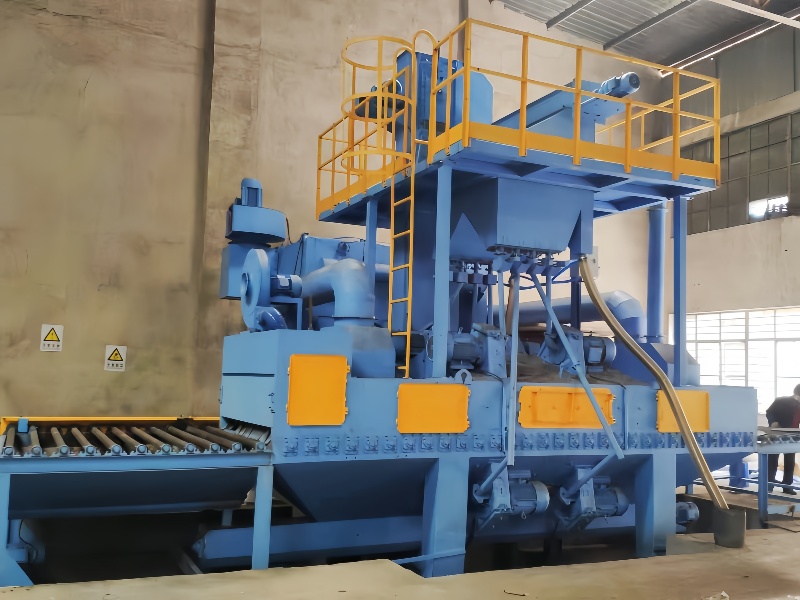 Roller Conveyor Shot Blasting Machine For New Energy Product